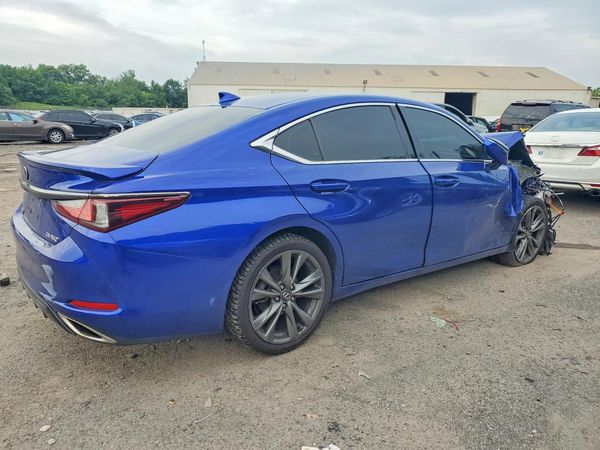 2019 LEXUS ES