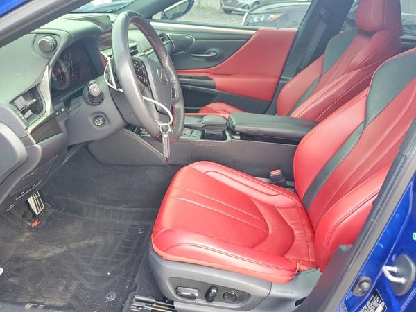 2019 LEXUS ES