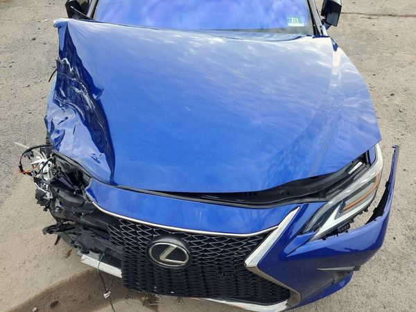 2019 LEXUS ES