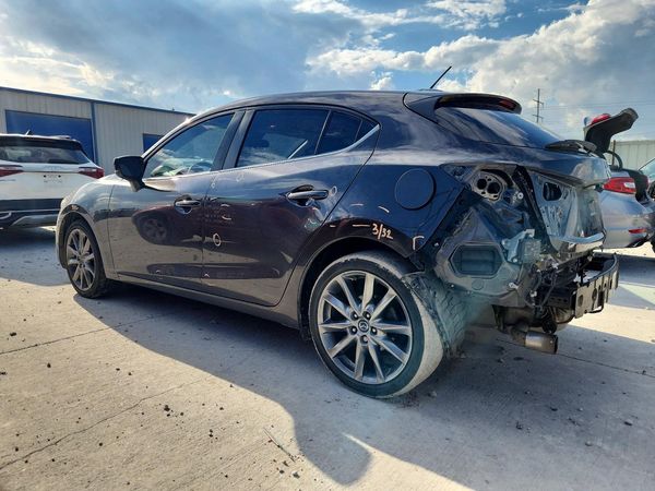 2018 MAZDA 3 Touring