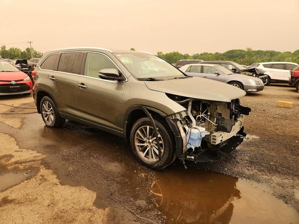 2018 TOYOTA HIGHLANDER SE/XLE