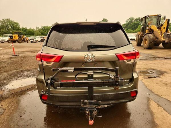 2018 TOYOTA HIGHLANDER SE/XLE