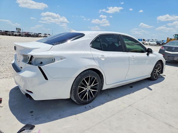 2022 TOYOTA CAMRY SE
