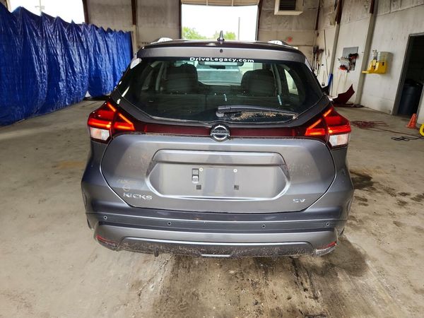 2021 NISSAN KICKS