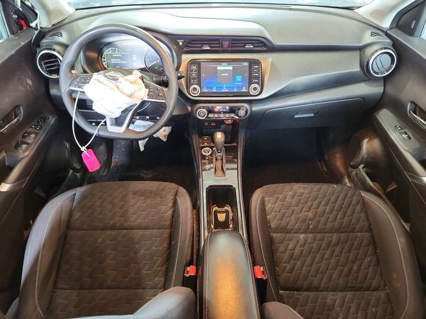 2021 NISSAN KICKS
