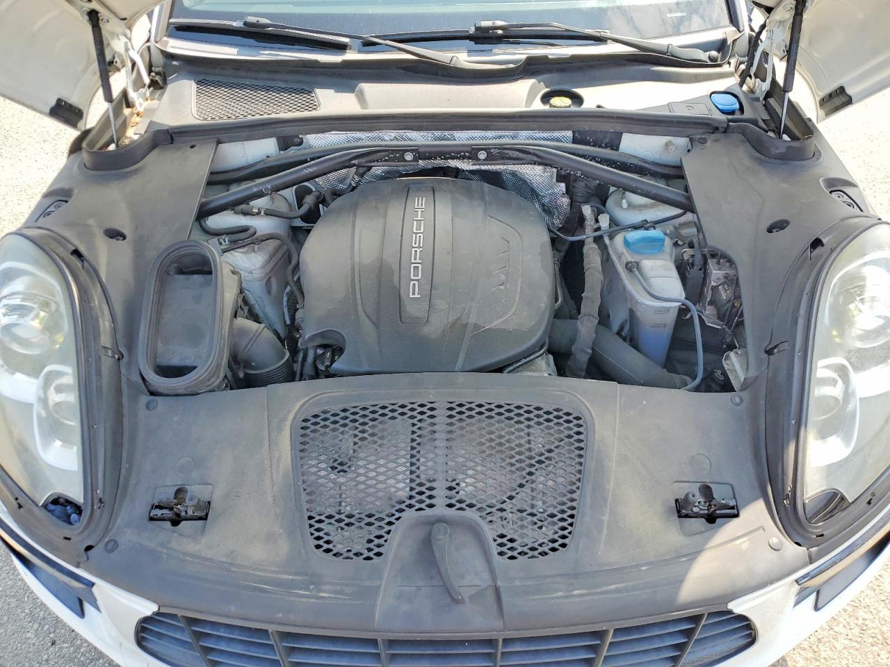 2017 PORSCHE MACAN