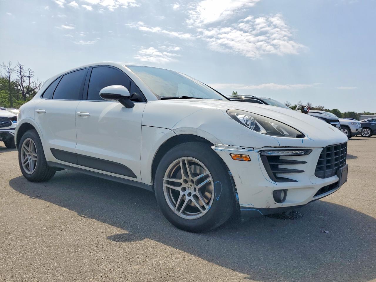 2017 PORSCHE MACAN
