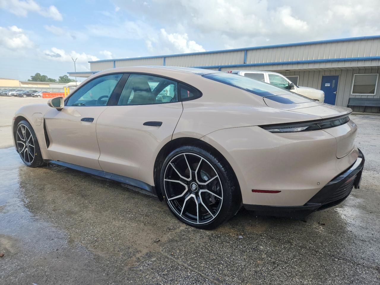 2024 PORSCHE TAYCAN