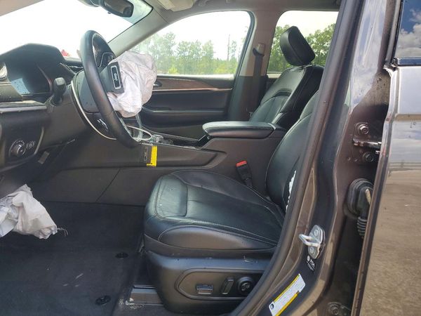 2022 JEEP CHEROKEE Limited — DENT