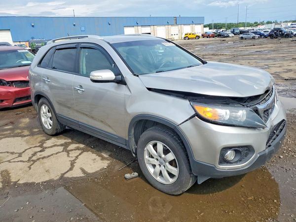 2013 KIA SORENTO Base / LX