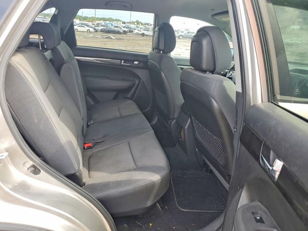 2013 KIA SORENTO Base / LX