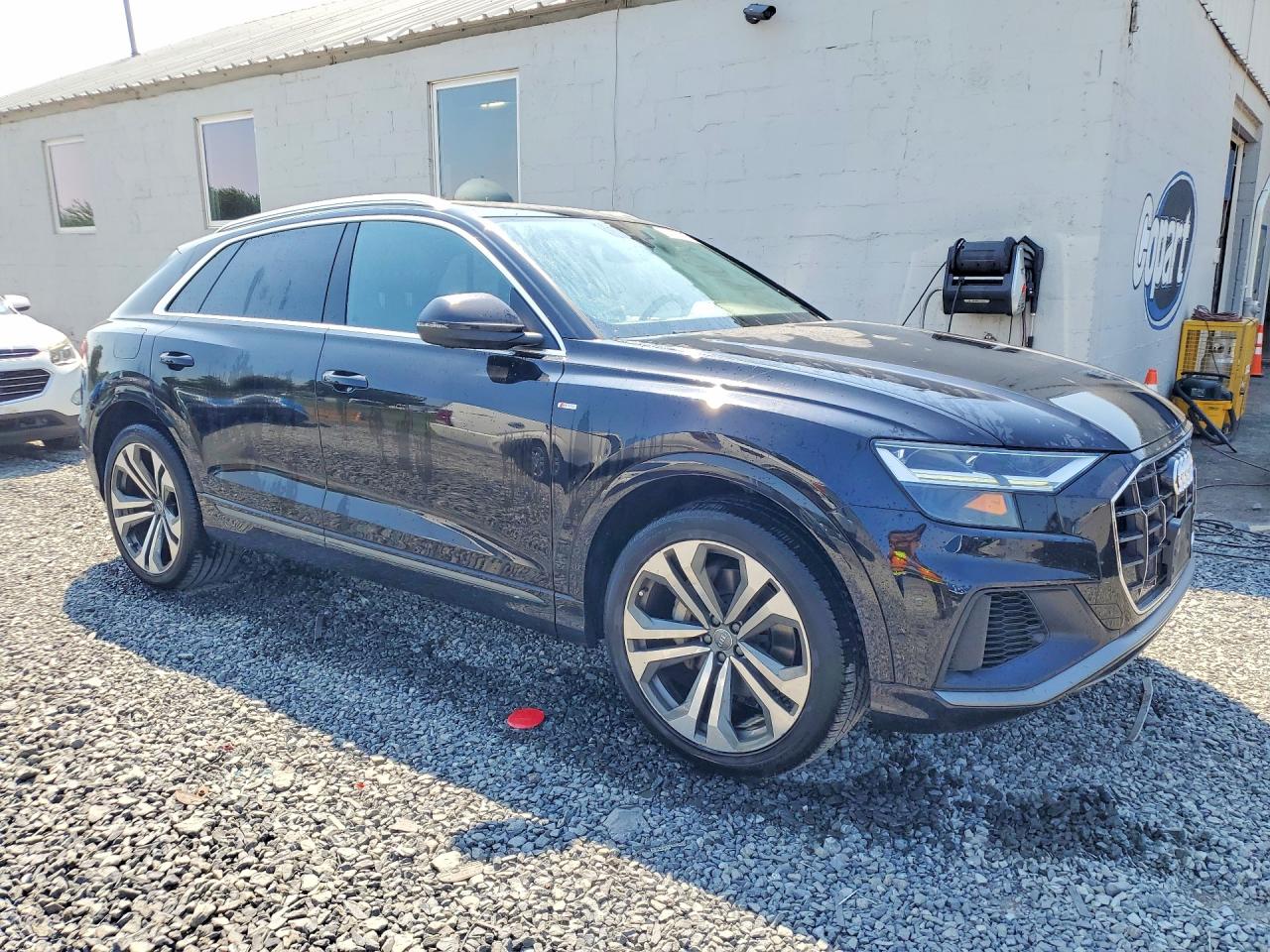 2020 AUDI Q8