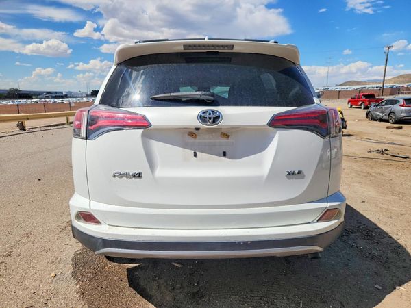2017 TOYOTA RAV4 XLE