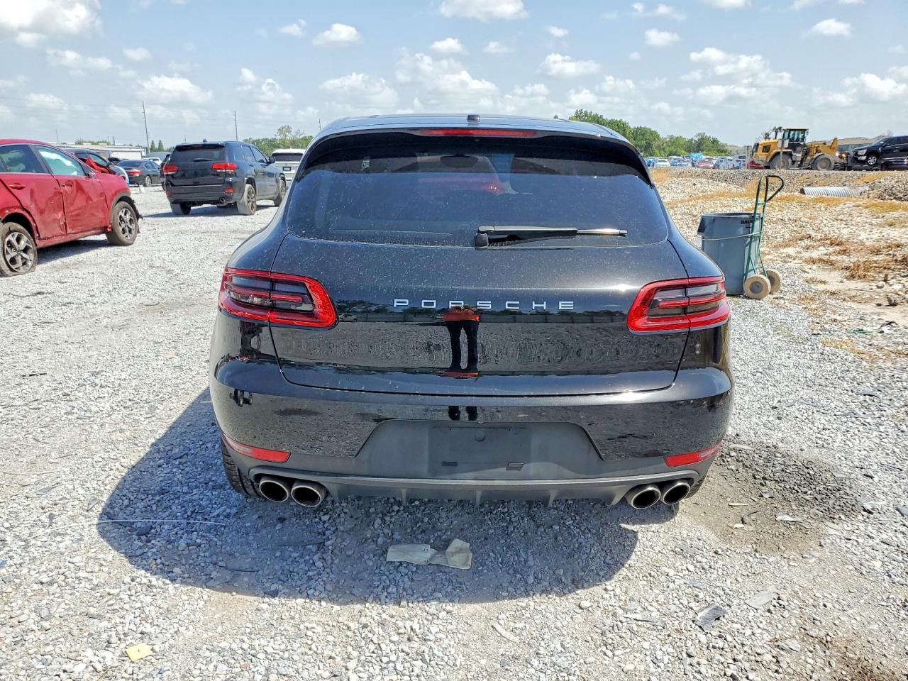 2015 PORSCHE MACAN