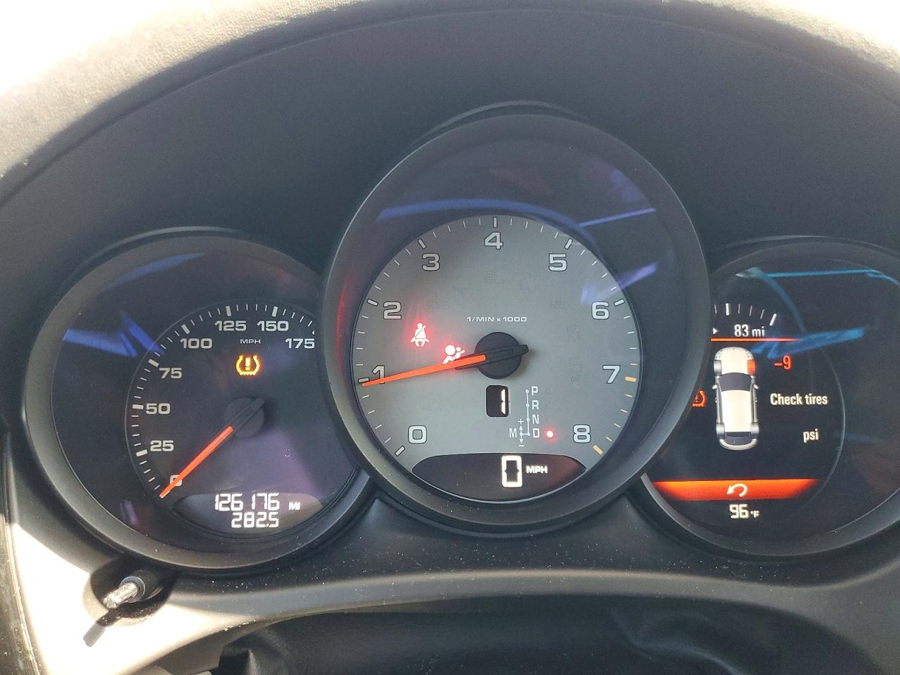 2015 PORSCHE MACAN