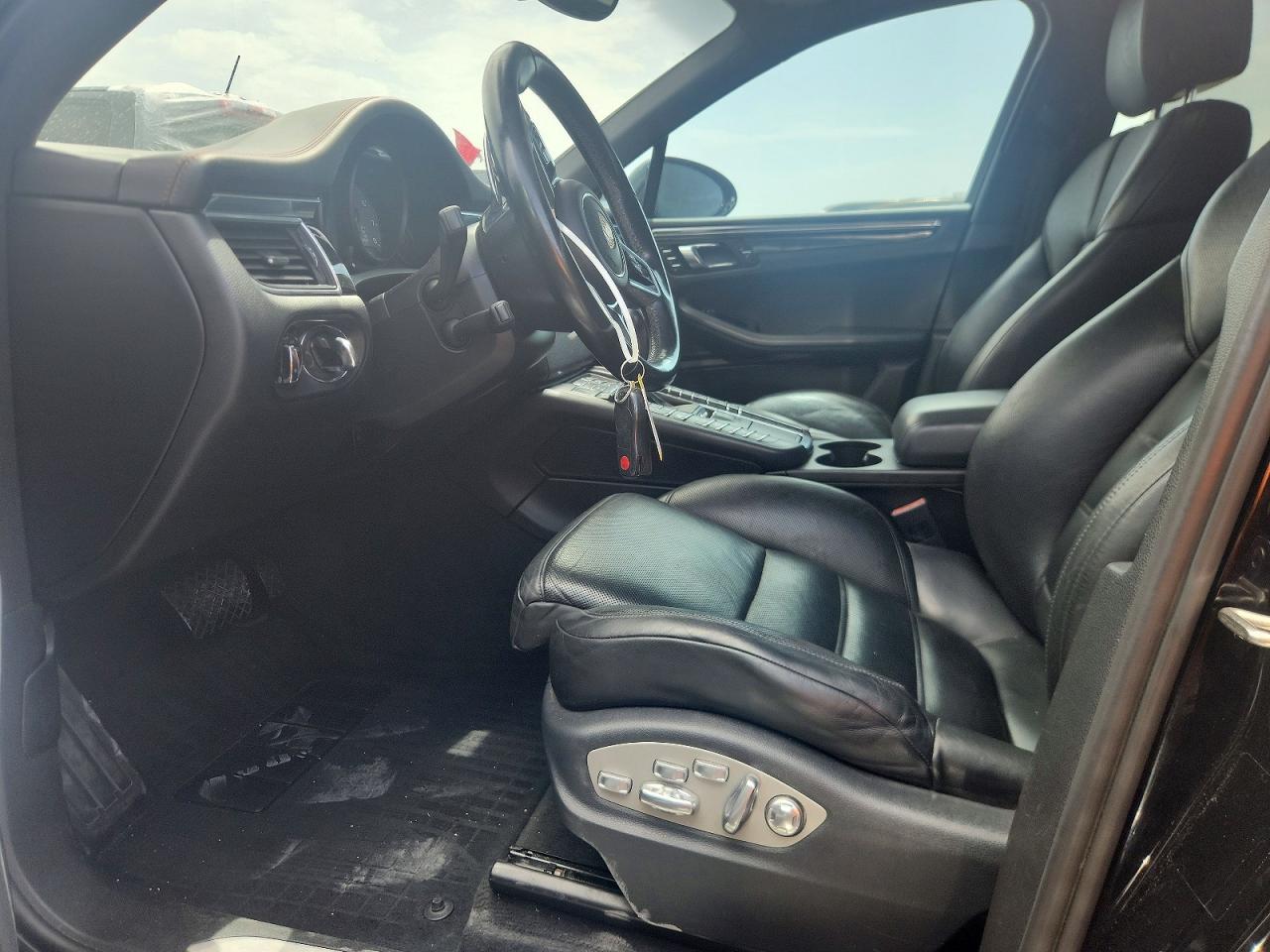 2015 PORSCHE MACAN
