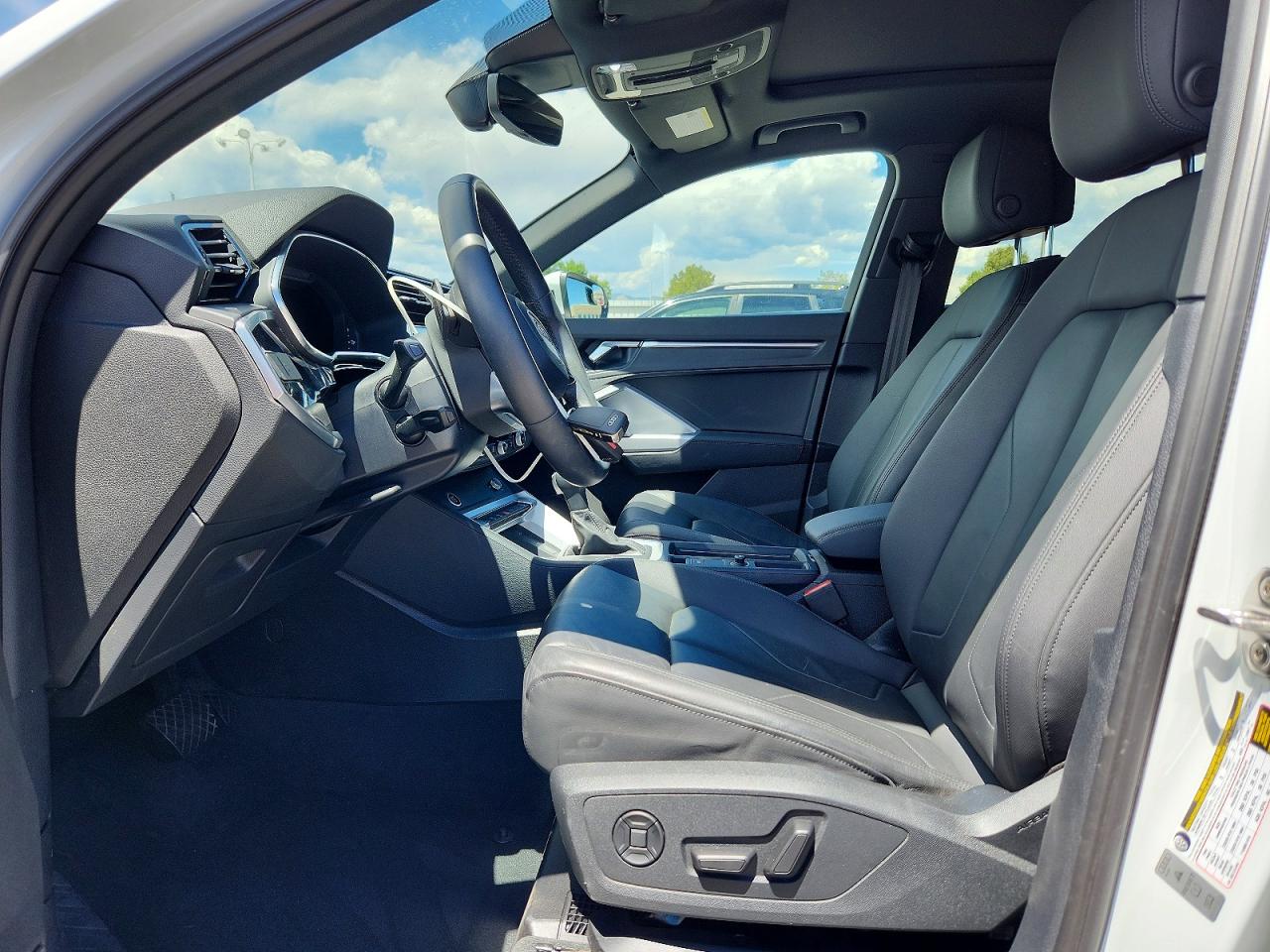 2023 AUDI Q3
