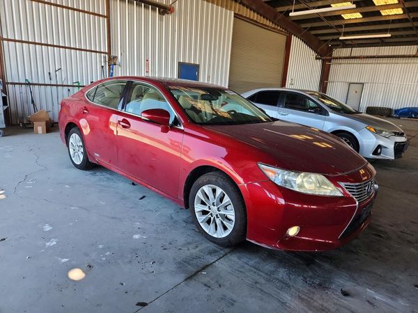 2013 LEXUS ES 300h