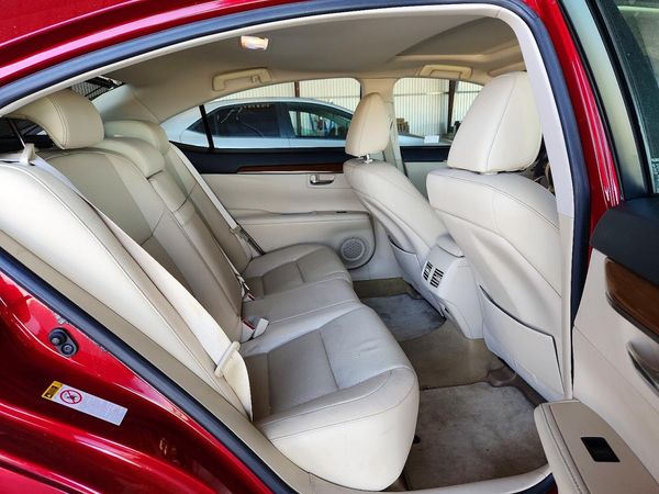 2013 LEXUS ES 300h