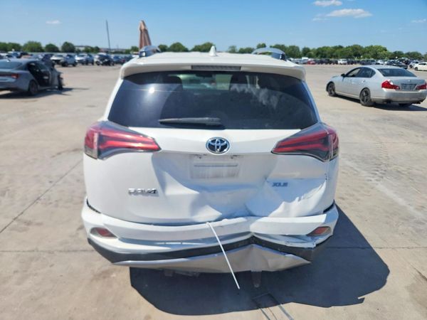 2018 TOYOTA RAV4 Adventure/XLE