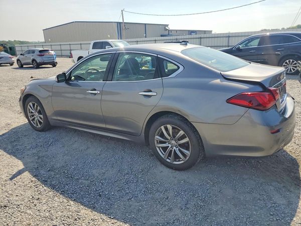 2015 INFINITI Q70