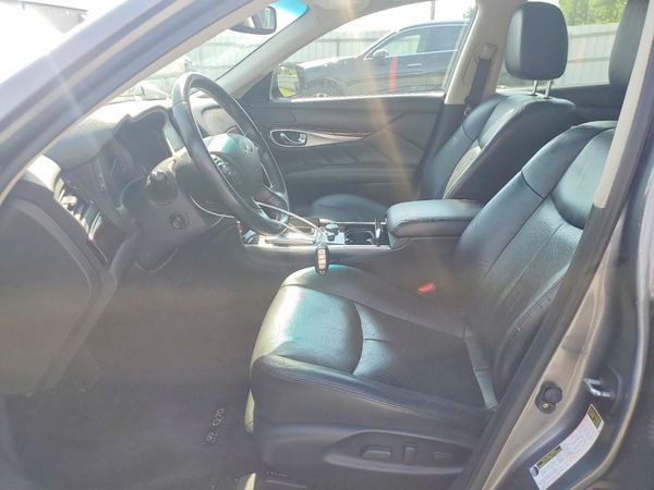 2015 INFINITI Q70