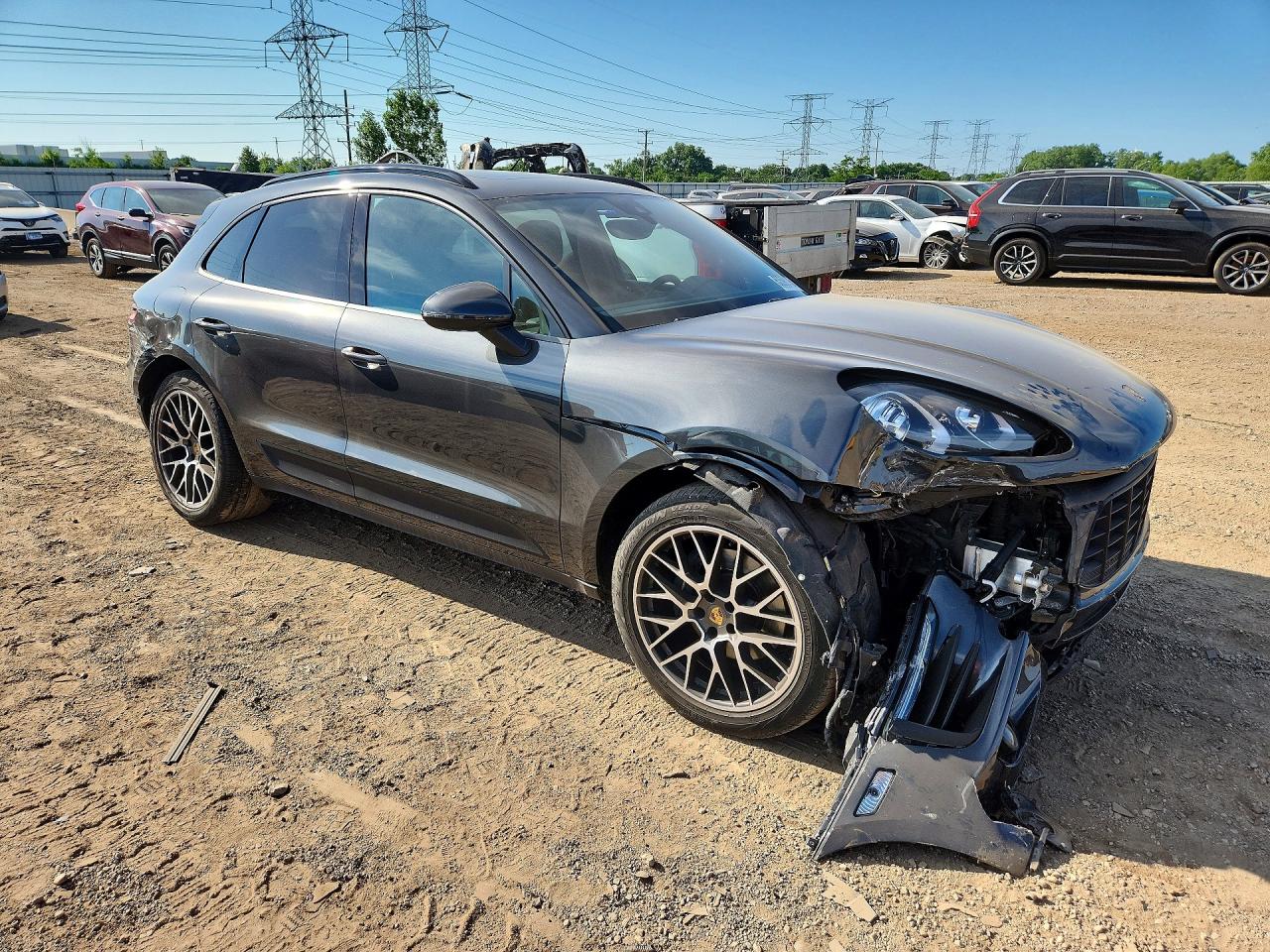 2018 PORSCHE MACAN