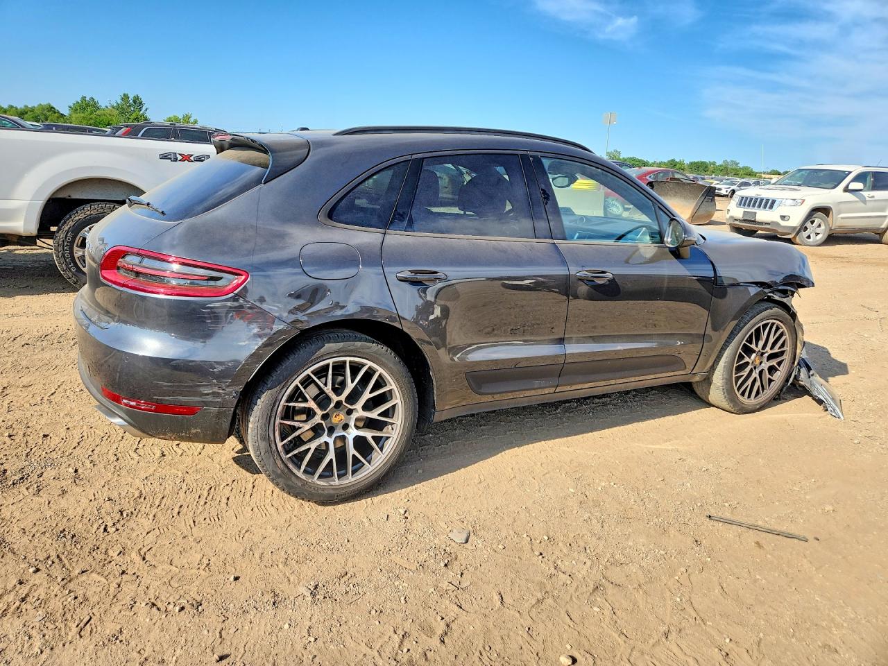2018 PORSCHE MACAN