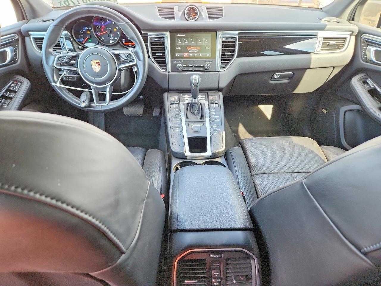 2018 PORSCHE MACAN