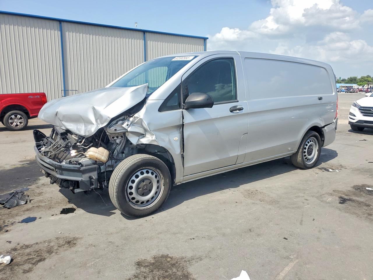2018 MERCEDES-BENZ METRIS