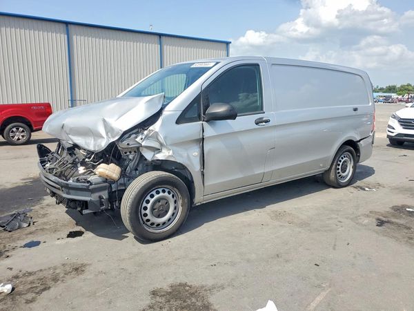 2018 MERCEDES-BENZ METRIS