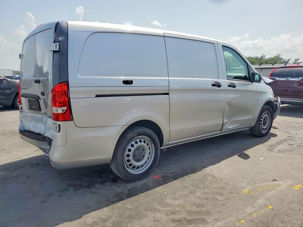 2018 MERCEDES-BENZ METRIS