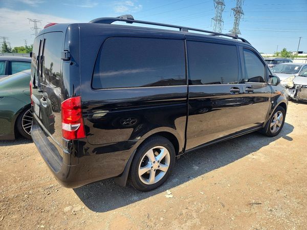 2017 MERCEDES-BENZ METRIS