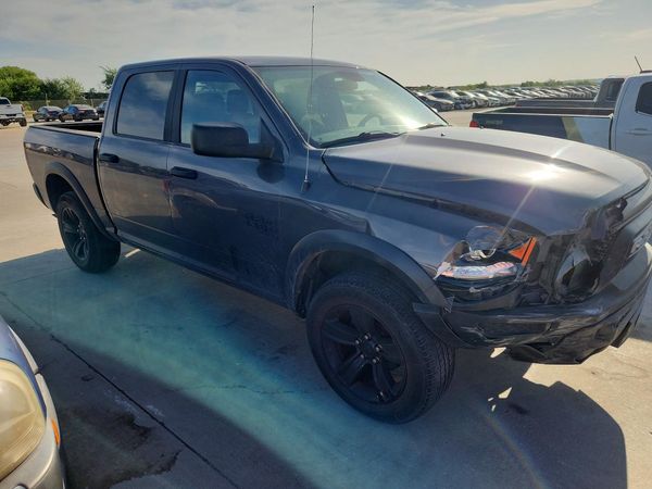 2024 RAM 1500 CLASSIC SLT / Warlock