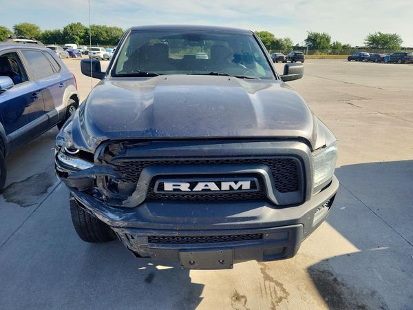 2024 RAM 1500 CLASSIC SLT / Warlock