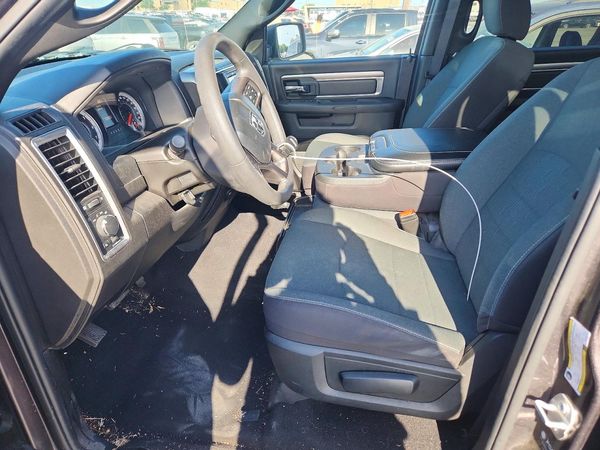 2024 RAM 1500 CLASSIC SLT / Warlock