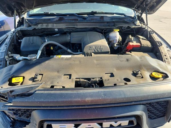 2024 RAM 1500 CLASSIC SLT / Warlock