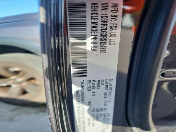 2024 RAM 1500 CLASSIC SLT / Warlock