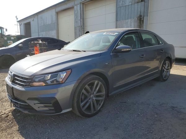 2017 VOLKSWAGEN PASSAT R-Line