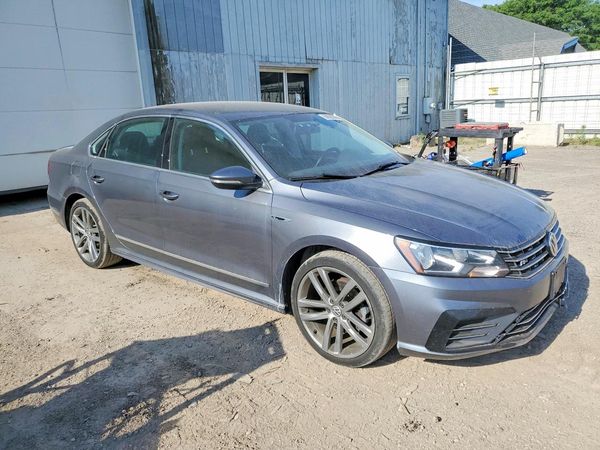 2017 VOLKSWAGEN PASSAT R-Line