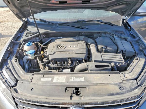 2017 VOLKSWAGEN PASSAT R-Line