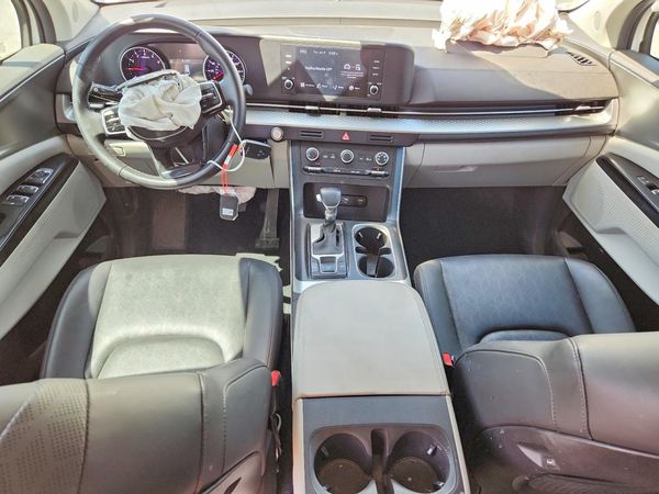 2023 KIA CARNIVAL LX, LX Seat Package