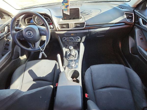 2016 MAZDA 3 SV/Base