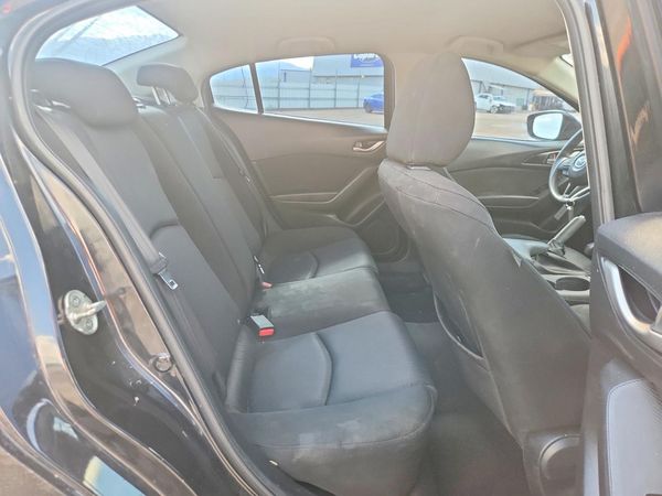 2016 MAZDA 3 SV/Base