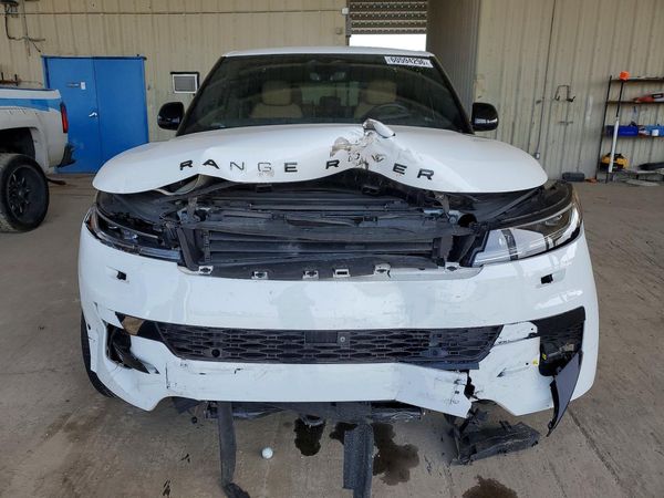 2025 LAND ROVER RANGE ROVER SPORT P460e Dynamic SE