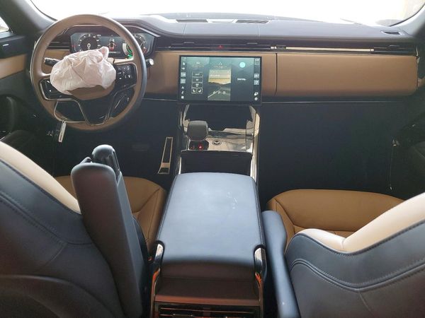 2025 LAND ROVER RANGE ROVER SPORT P460e Dynamic SE