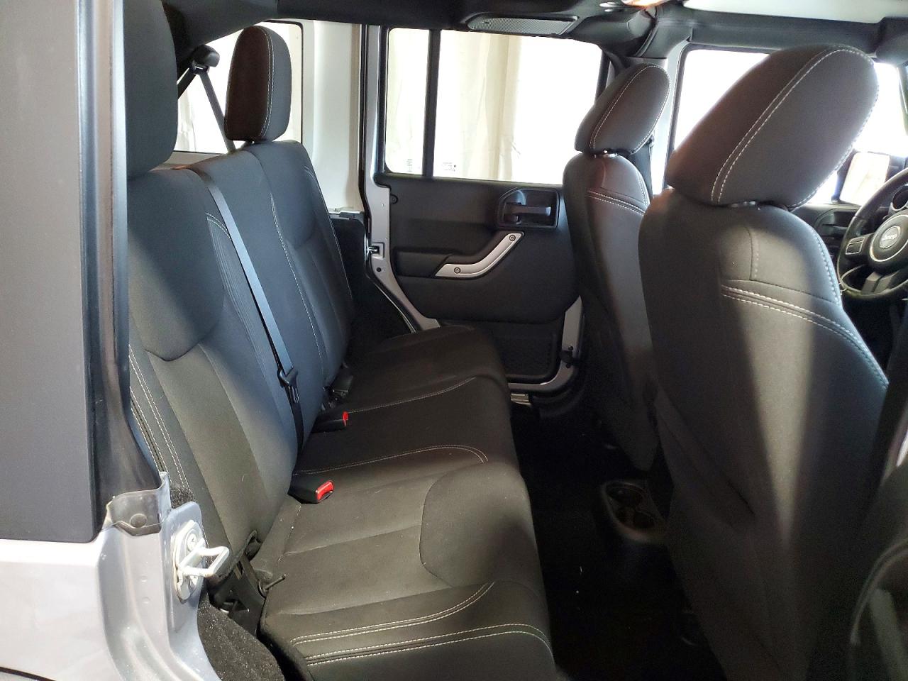 2016 JEEP WRANGLER UNLIMITED SAHARA 4X4