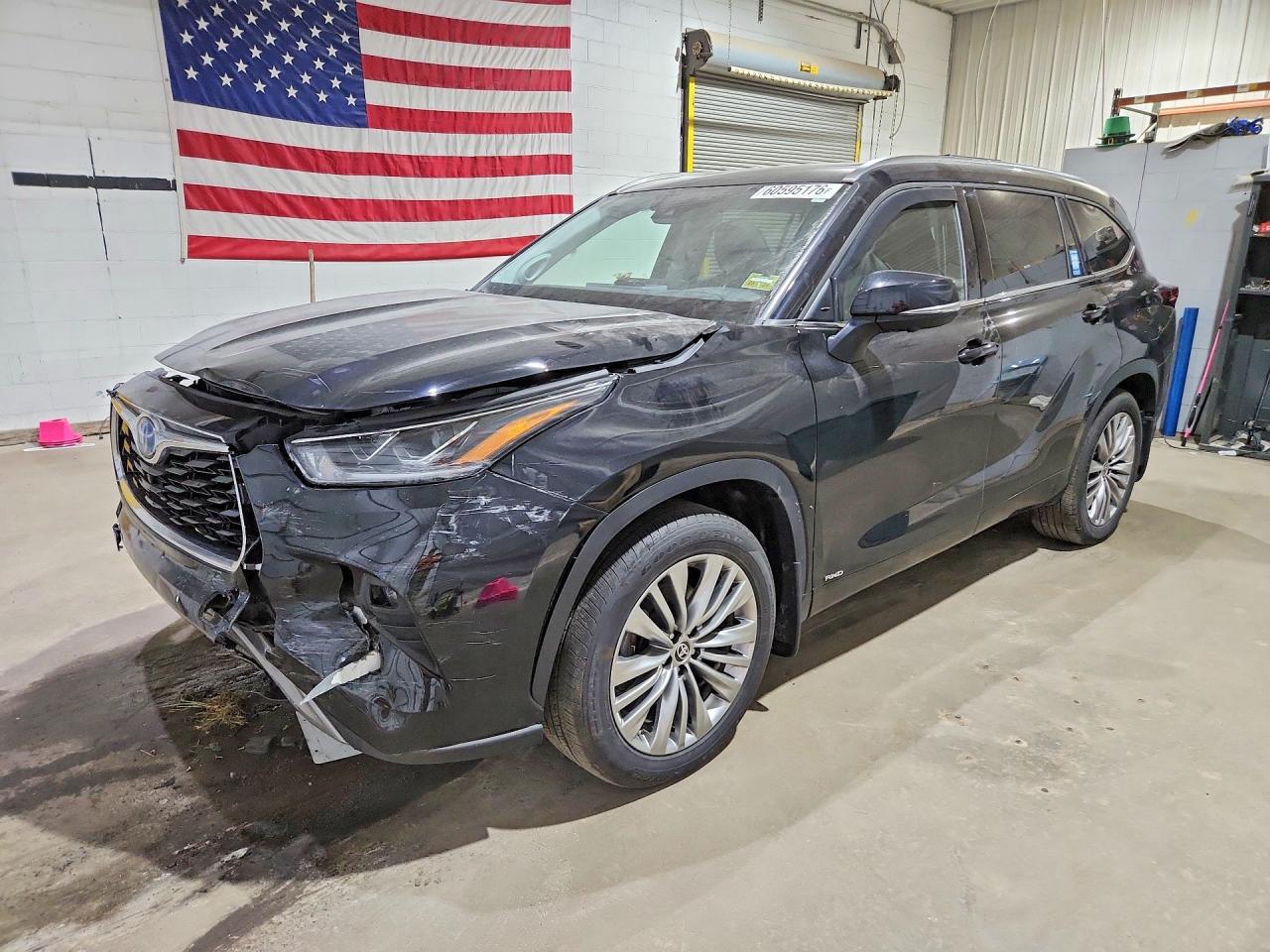 2024 TOYOTA HIGHLANDER HYBRID Platinum