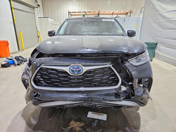 2024 TOYOTA HIGHLANDER HYBRID Platinum