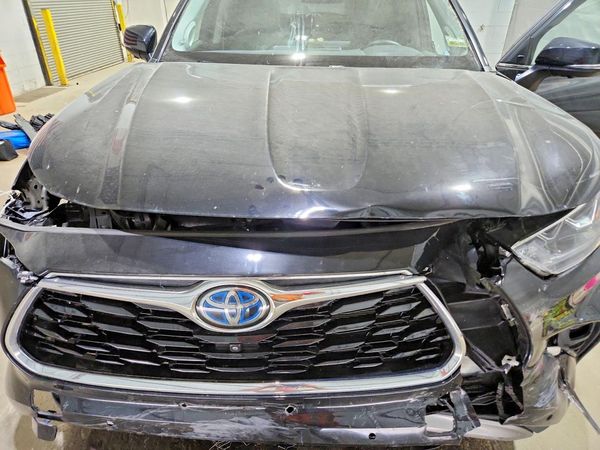 2024 TOYOTA HIGHLANDER HYBRID Platinum